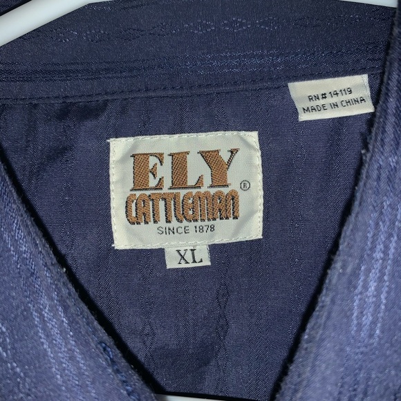 Men’s XL button down - Picture 2 of 2